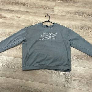 nike sweatshirt, worn a few times, too big for me